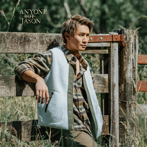 美女黑丝裸腿搞鸡巴
