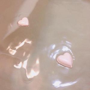 美女黑丝裸腿搞鸡巴
